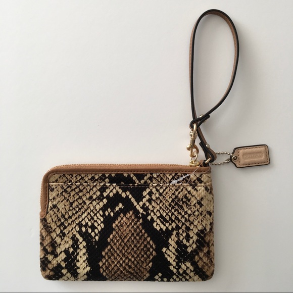 Coach | wristlet - Picture 2 of 8